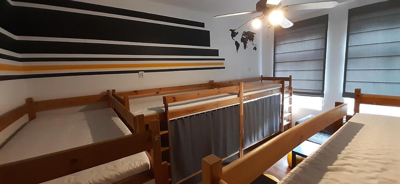 Chilli Hostel Краков Экстерьер фото