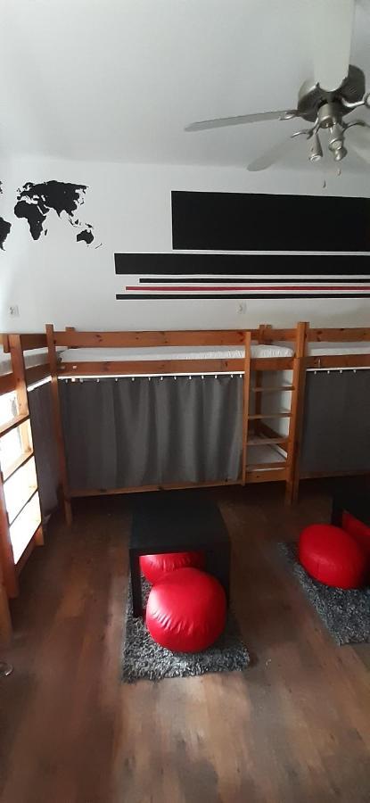 Chilli Hostel Краков Экстерьер фото