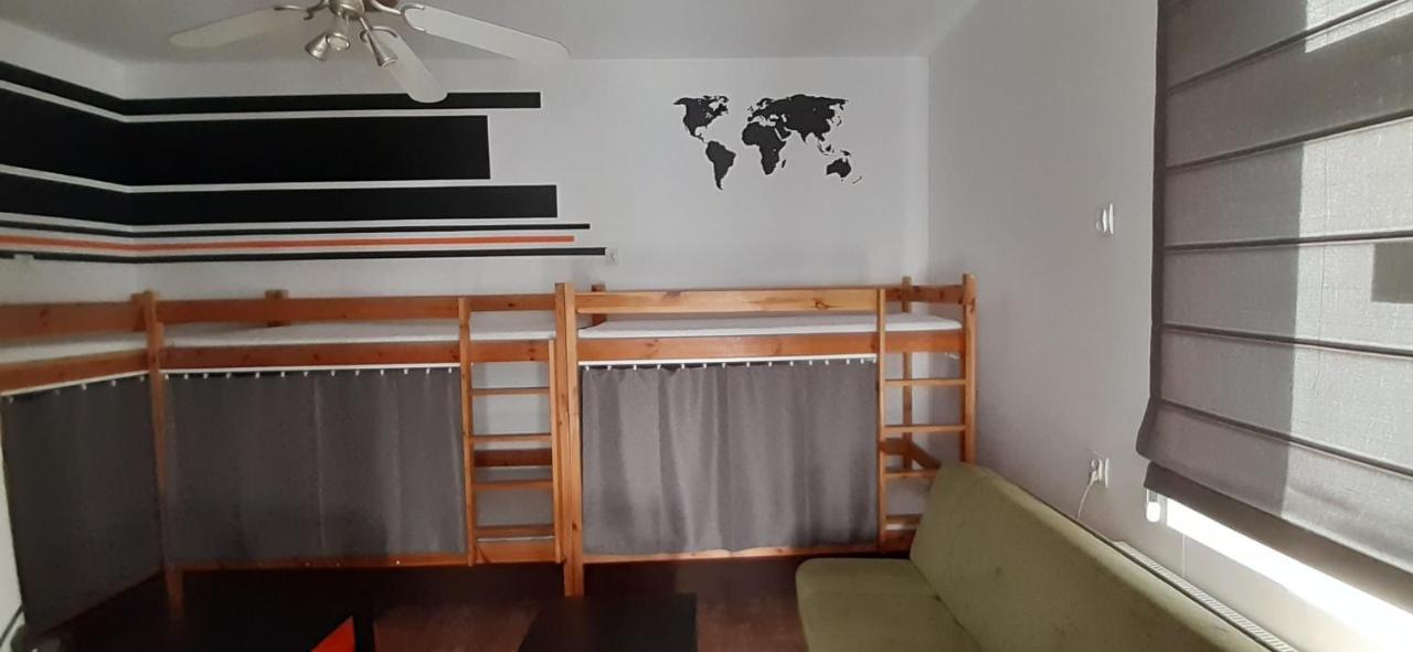 Chilli Hostel Краков Экстерьер фото