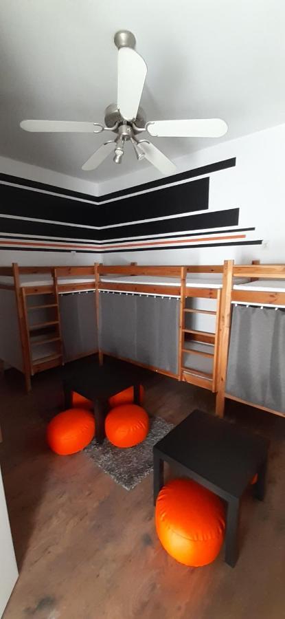 Chilli Hostel Краков Экстерьер фото