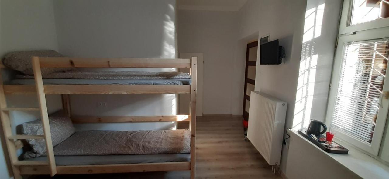 Chilli Hostel Краков Экстерьер фото